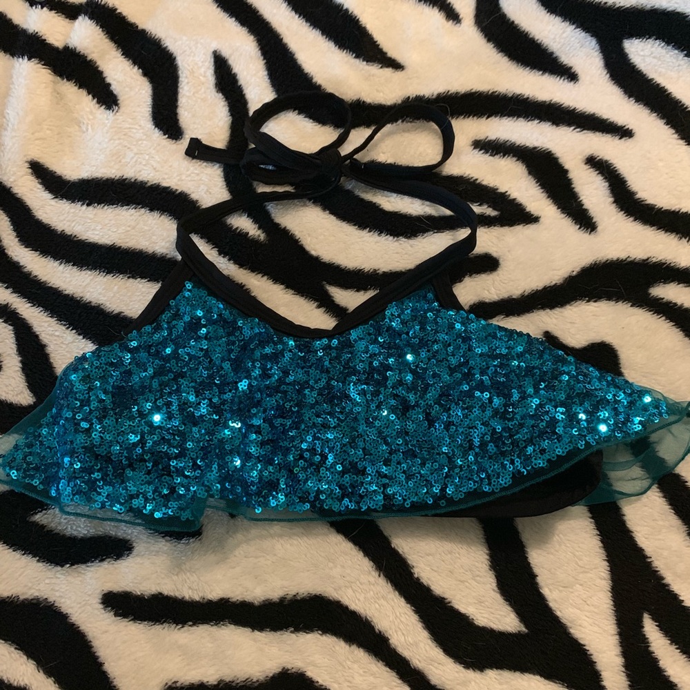 Cali kisses dance top